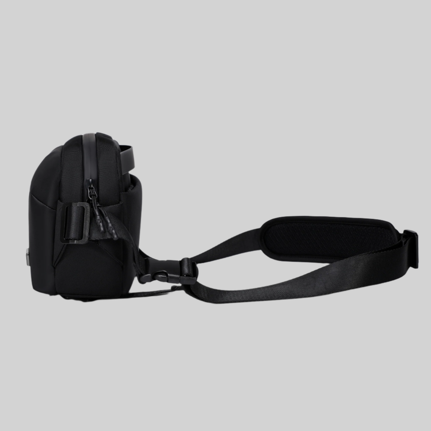Crossbody Explorer